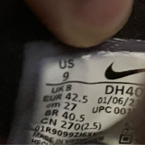 SOLD - Nike Vapormax 2021 - Triple Black - Size 9M - Picture 8 of 8